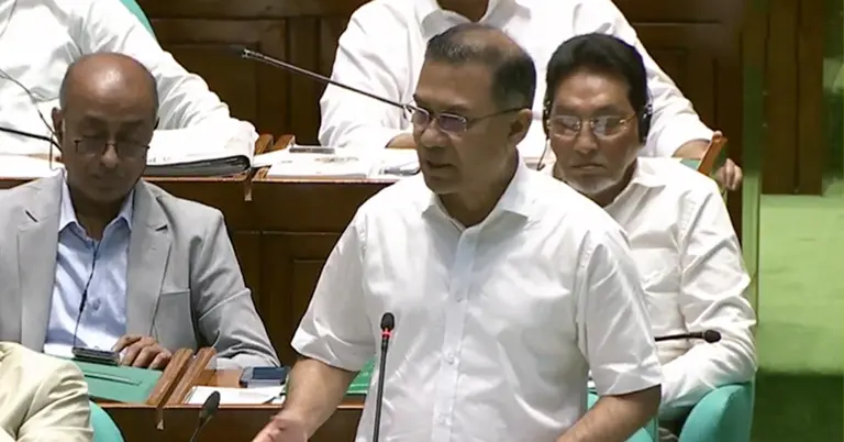 সংসদে বক্তব্য রাখছেন প্রধানমন্ত্রী তারেক রহমান